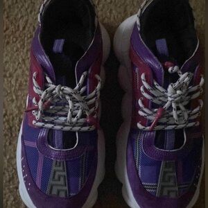 Versace chain reaction